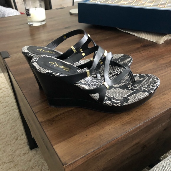 Black mule sandals - Picture 2 of 3